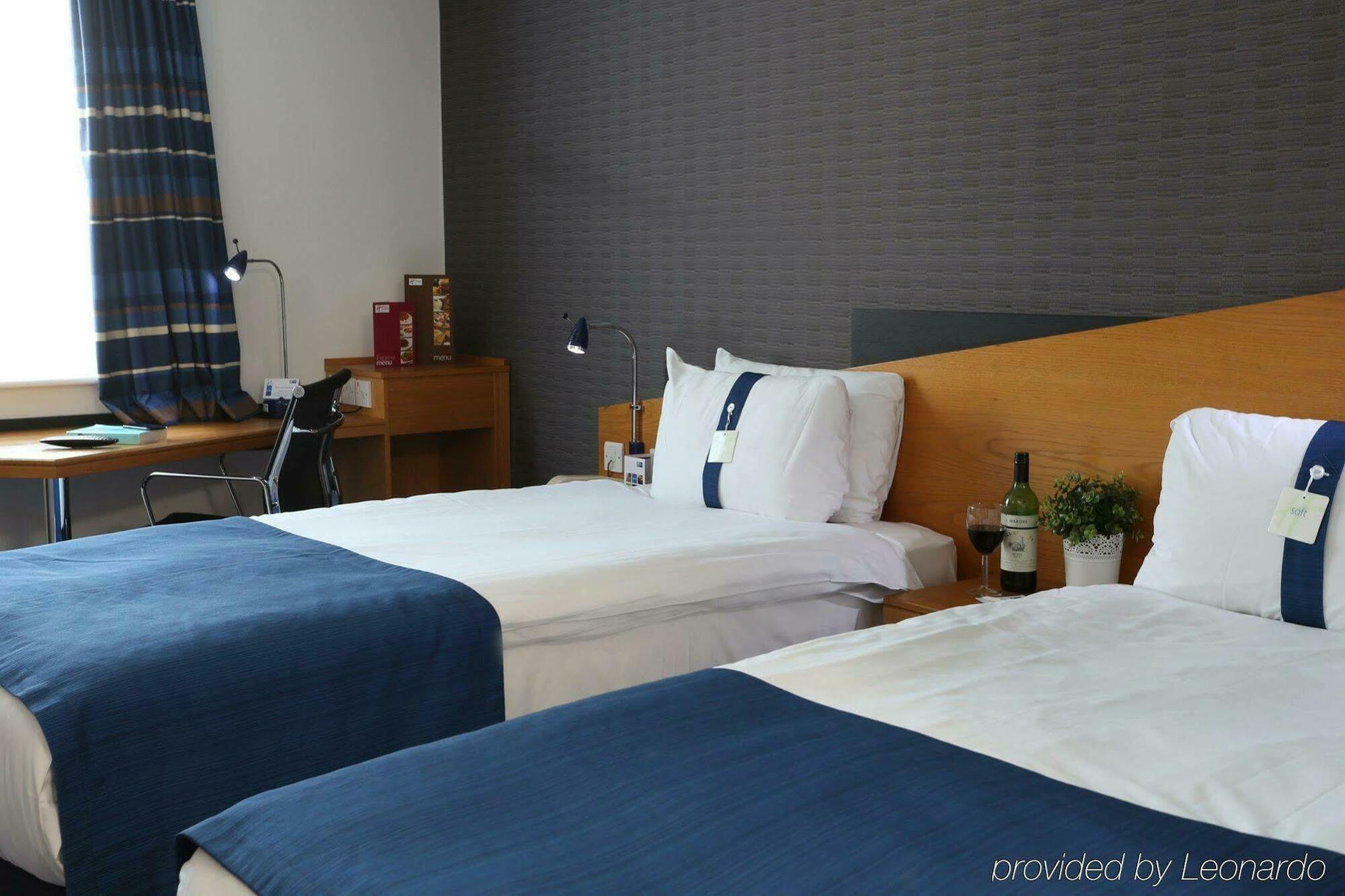 Holiday Inn Express Manchester East By Ihg Kültér fotó